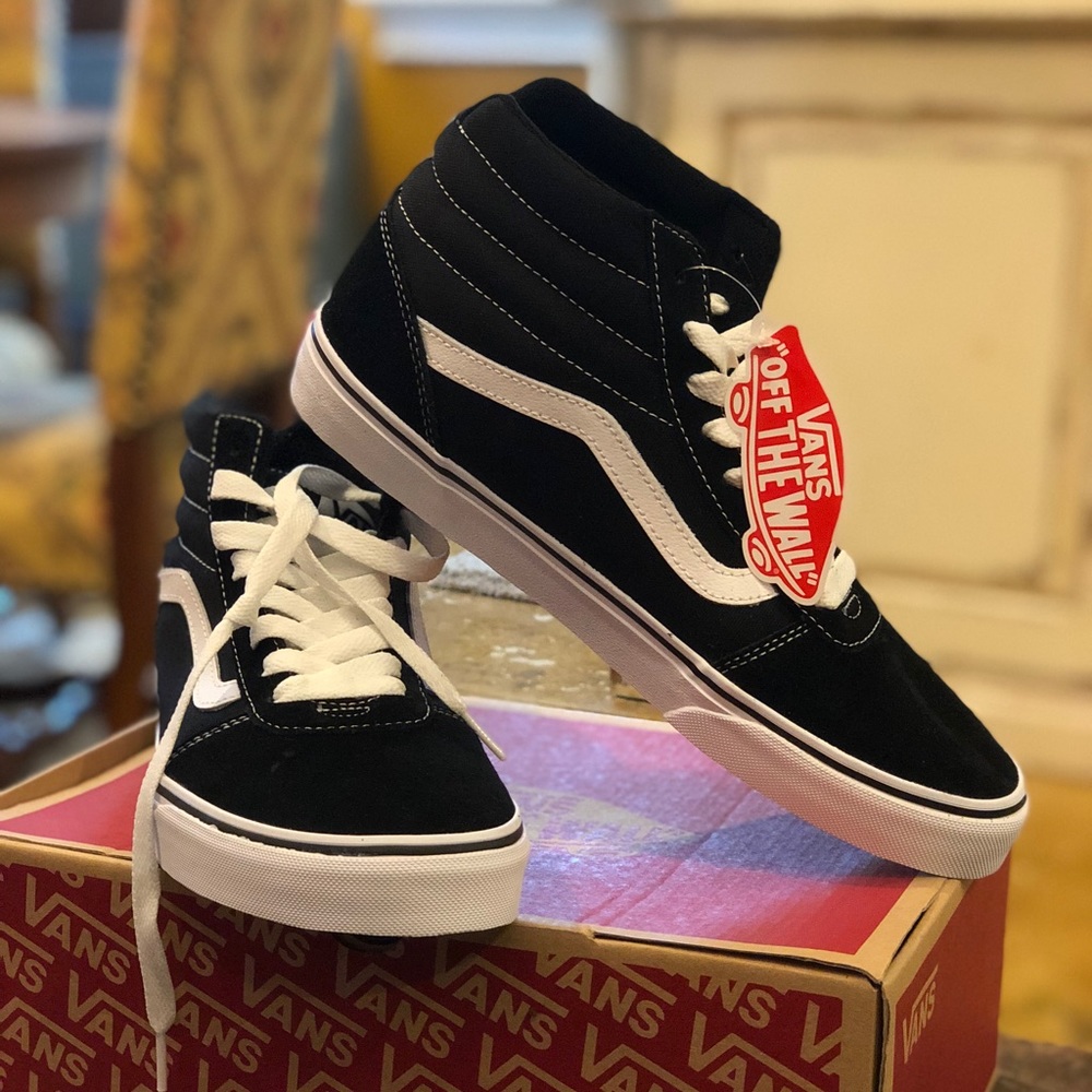 NEW // Vans Old Skool High Tops // Black // 9